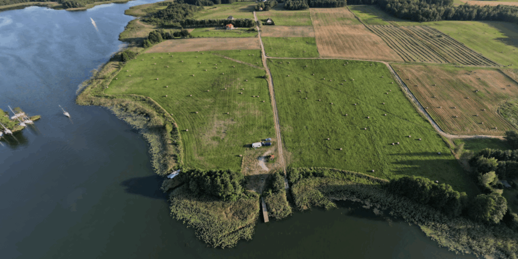 Działka z linią brzegową jeziora Kisajno – Mazury, Guty, 10 km od Giżycka